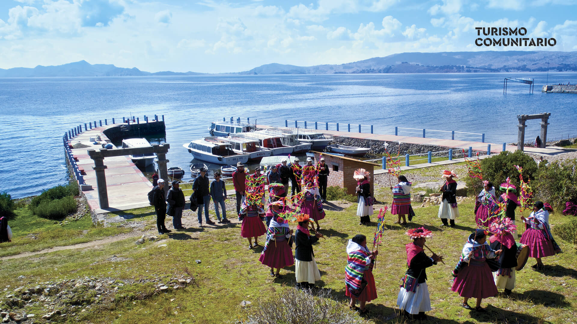 Danza en la Isla de Amantaní, Puno